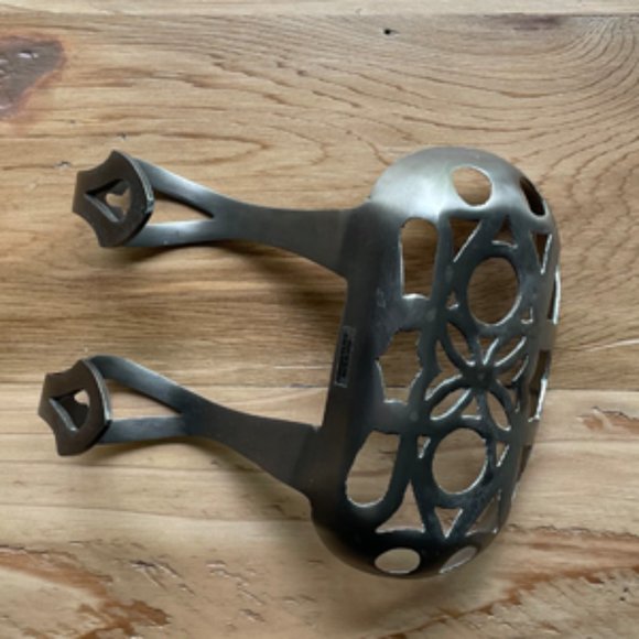 Vintage Style Metal Soap Holder - Picture 3 of 4